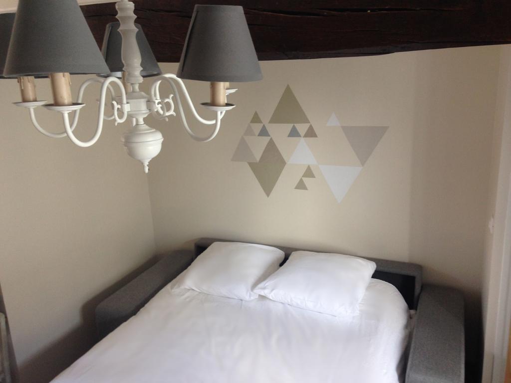 Kasaloc Apartment Мантенон Екстериор снимка