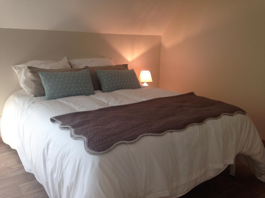 Kasaloc Apartment Мантенон Екстериор снимка